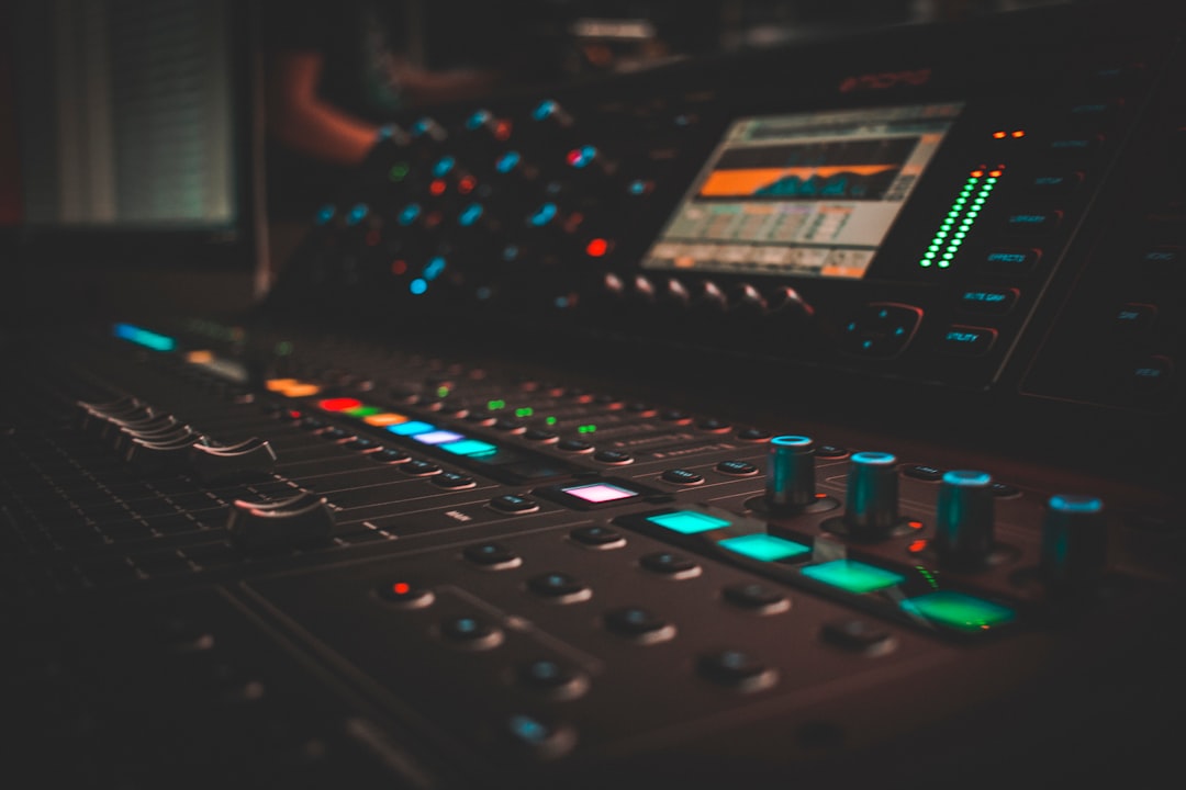 Minimoes vs DID Studio